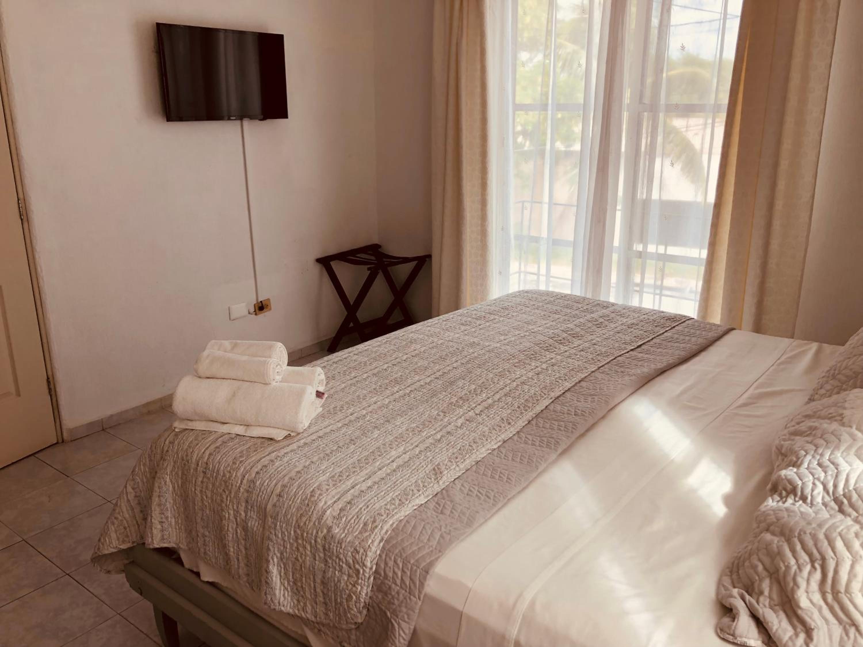 Beautiful Home by the Beach - 3Bedrooms, 2.5Baths