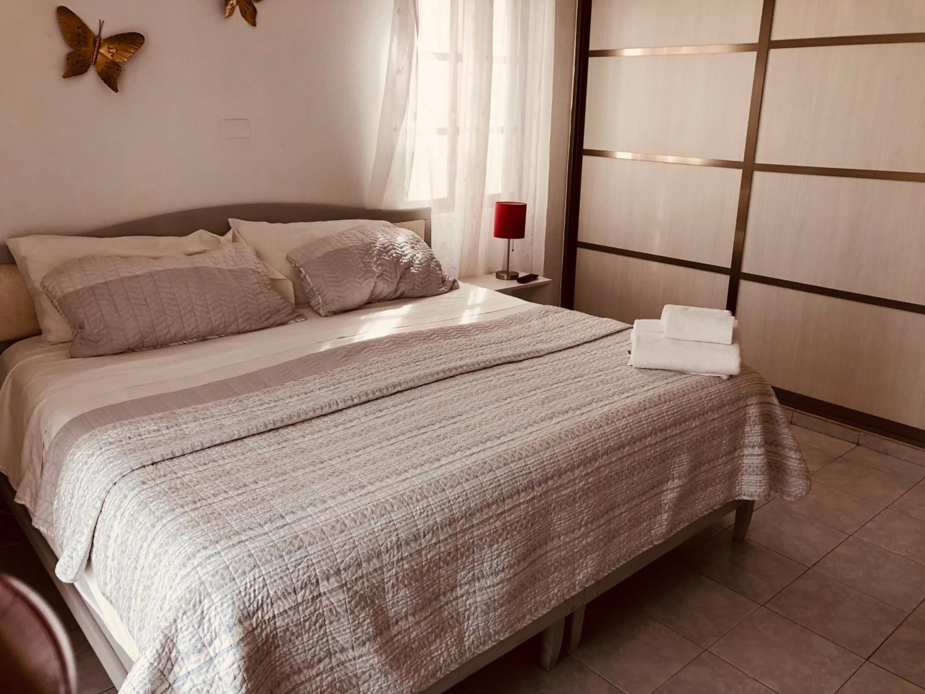 Beautiful Home by the Beach - 3Bedrooms, 2.5Baths