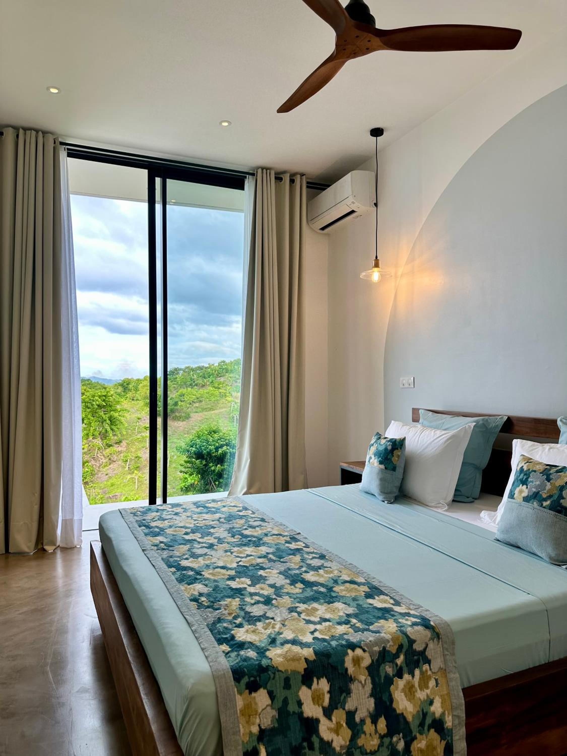 Passot Hills - Villas Premium view 3