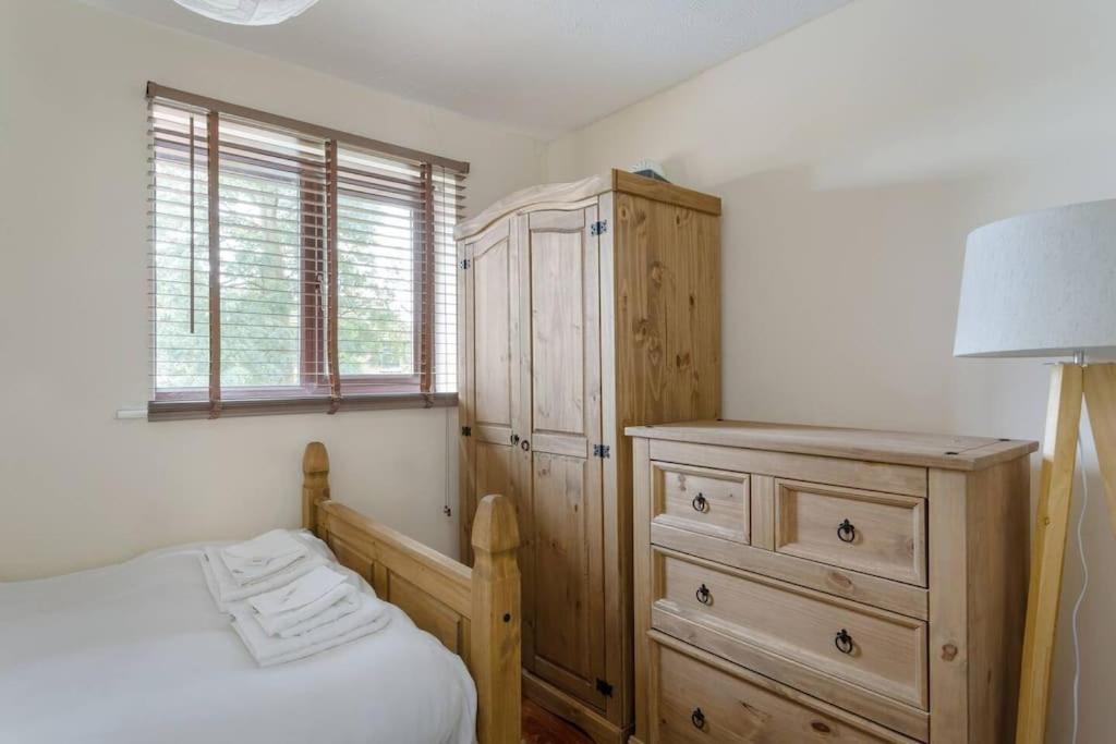 Quiet & Secluded St Albans House view 4