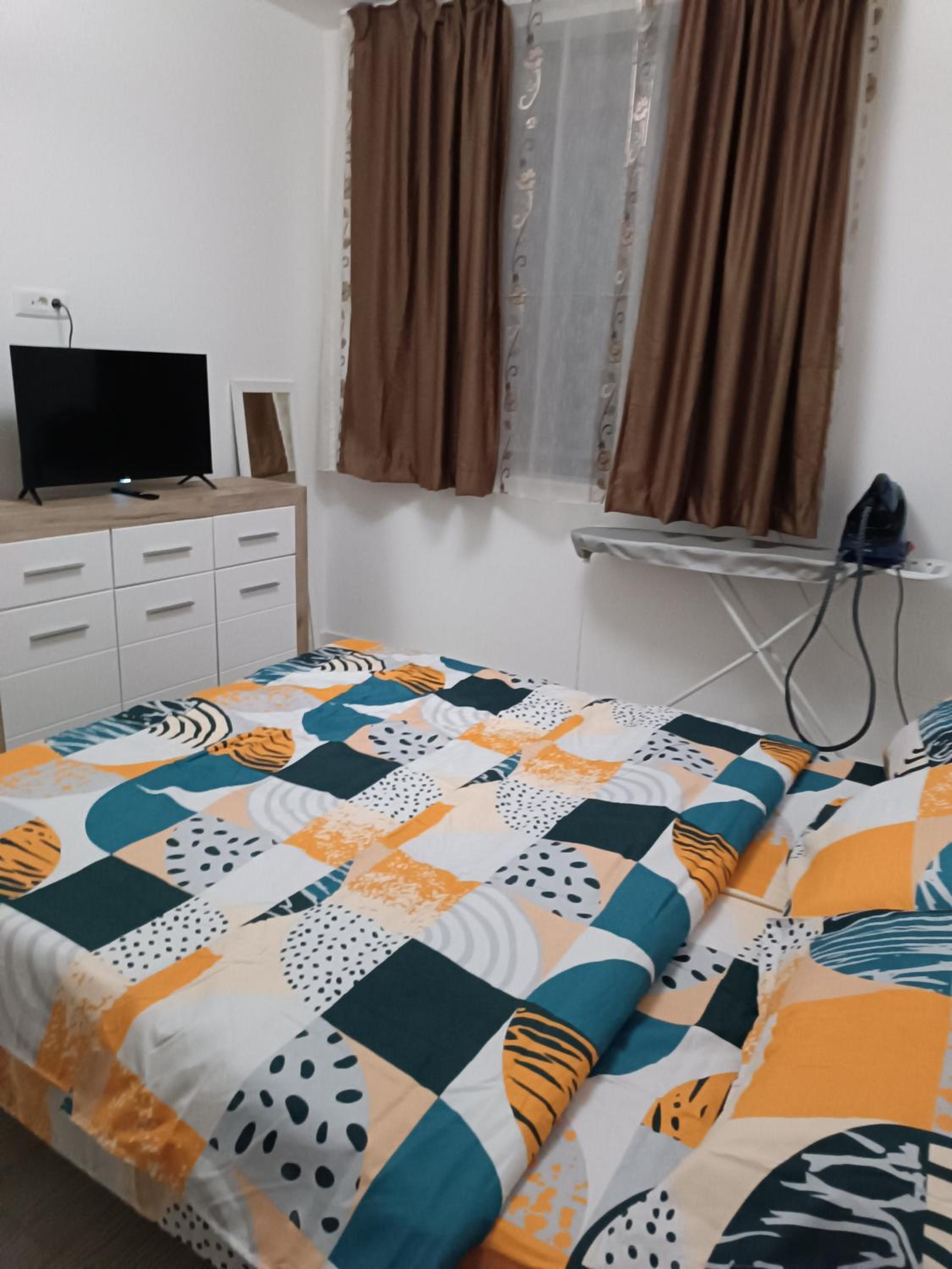 Apartament 2 camere, bloc nou, lângă Promenada Moll, capacitate 4 persoane view 2