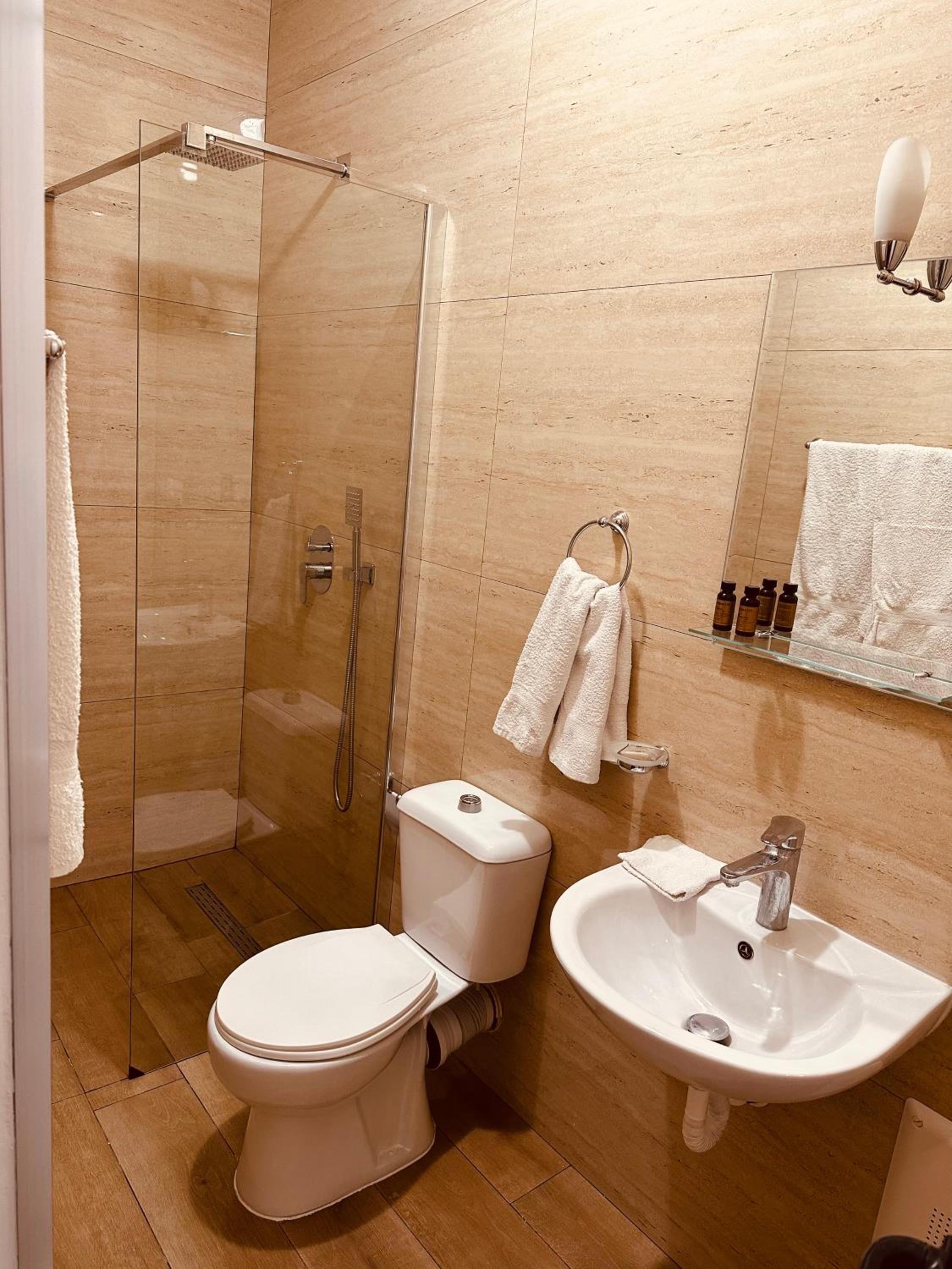 Auto Tana Guest House