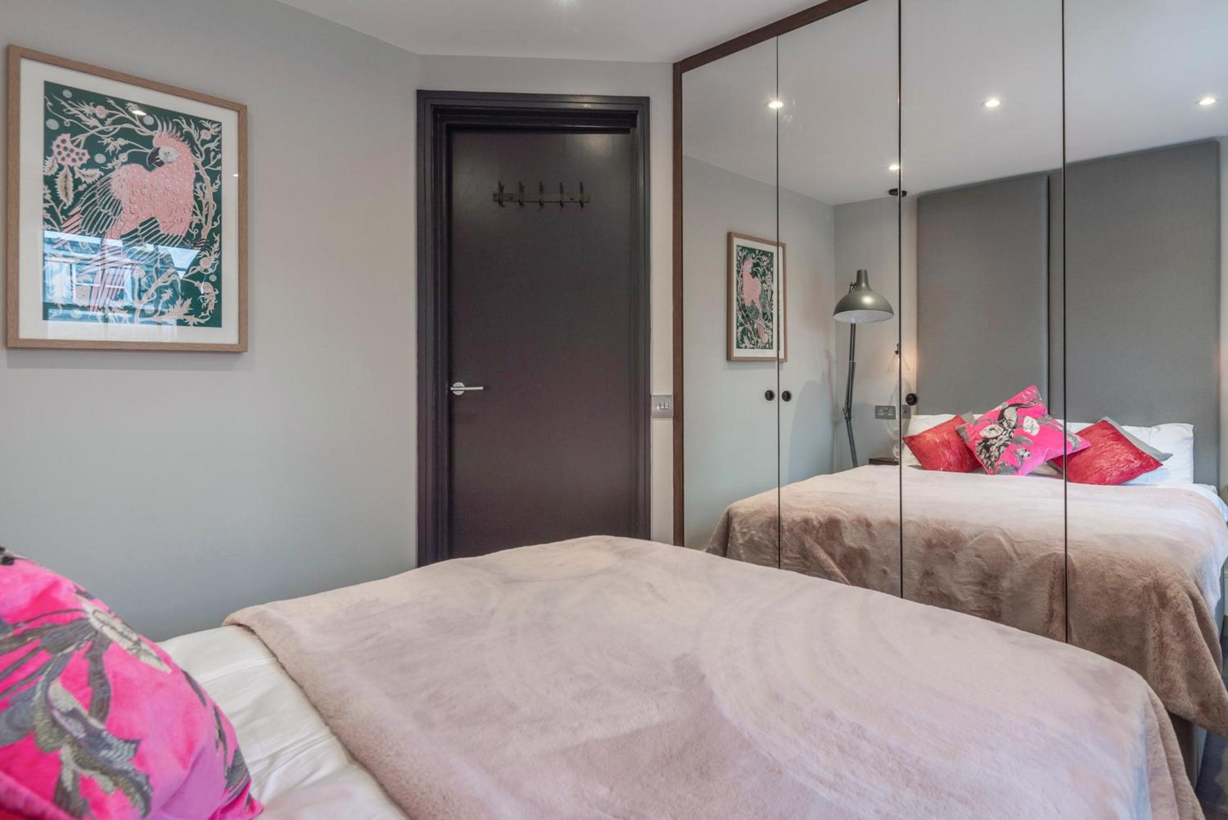 Luxury Georgian House in Marylebone: Modern 1-Bed Retreat