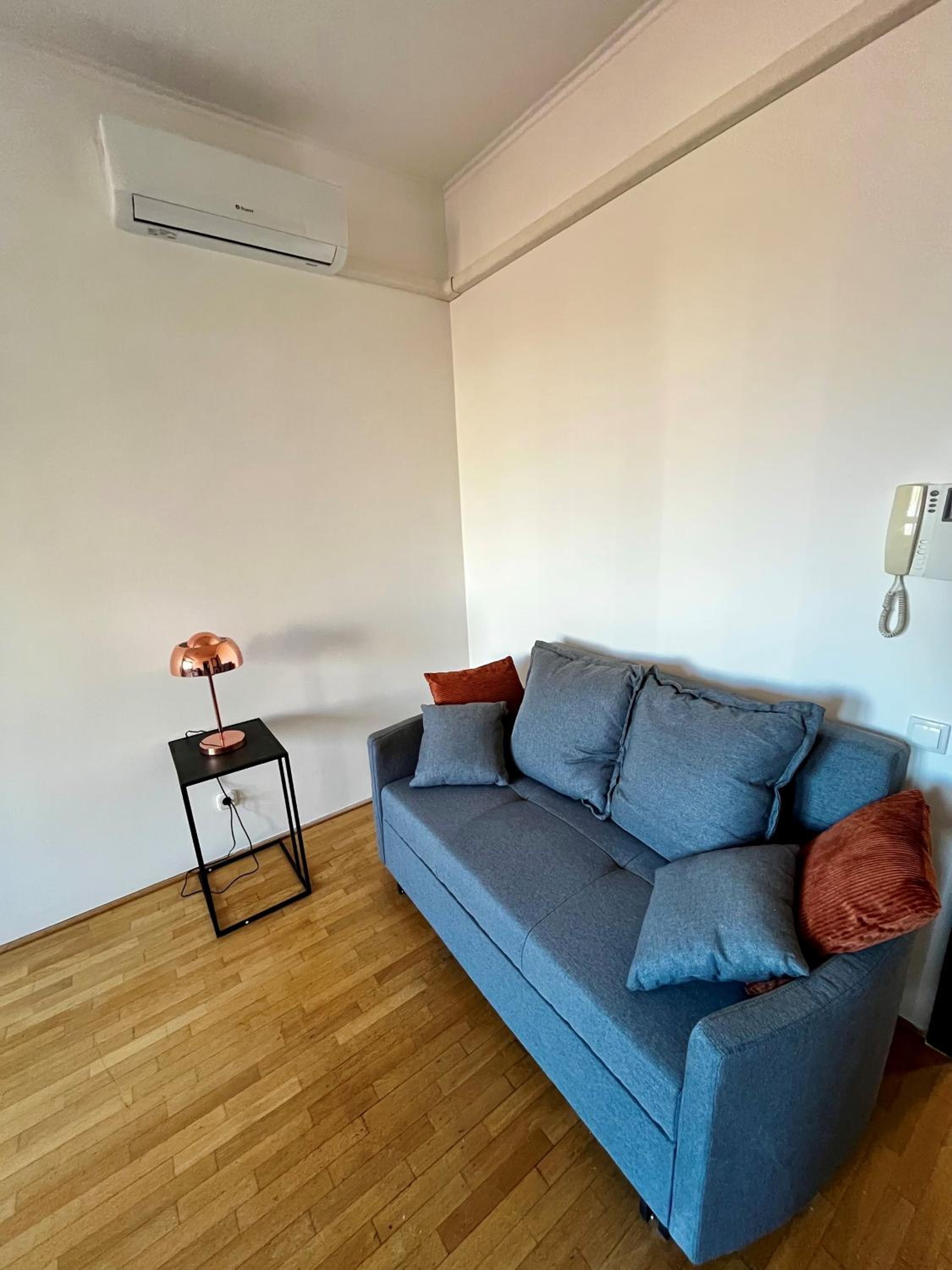 Friendly Home in the Downtown view 5