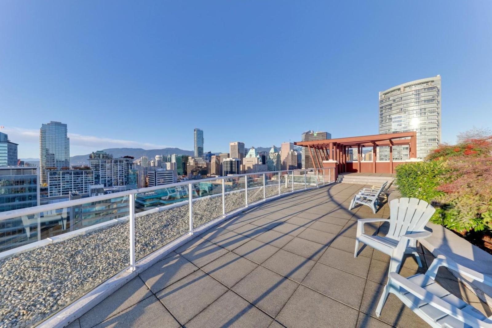 loft in downtown Vancouver with free parking