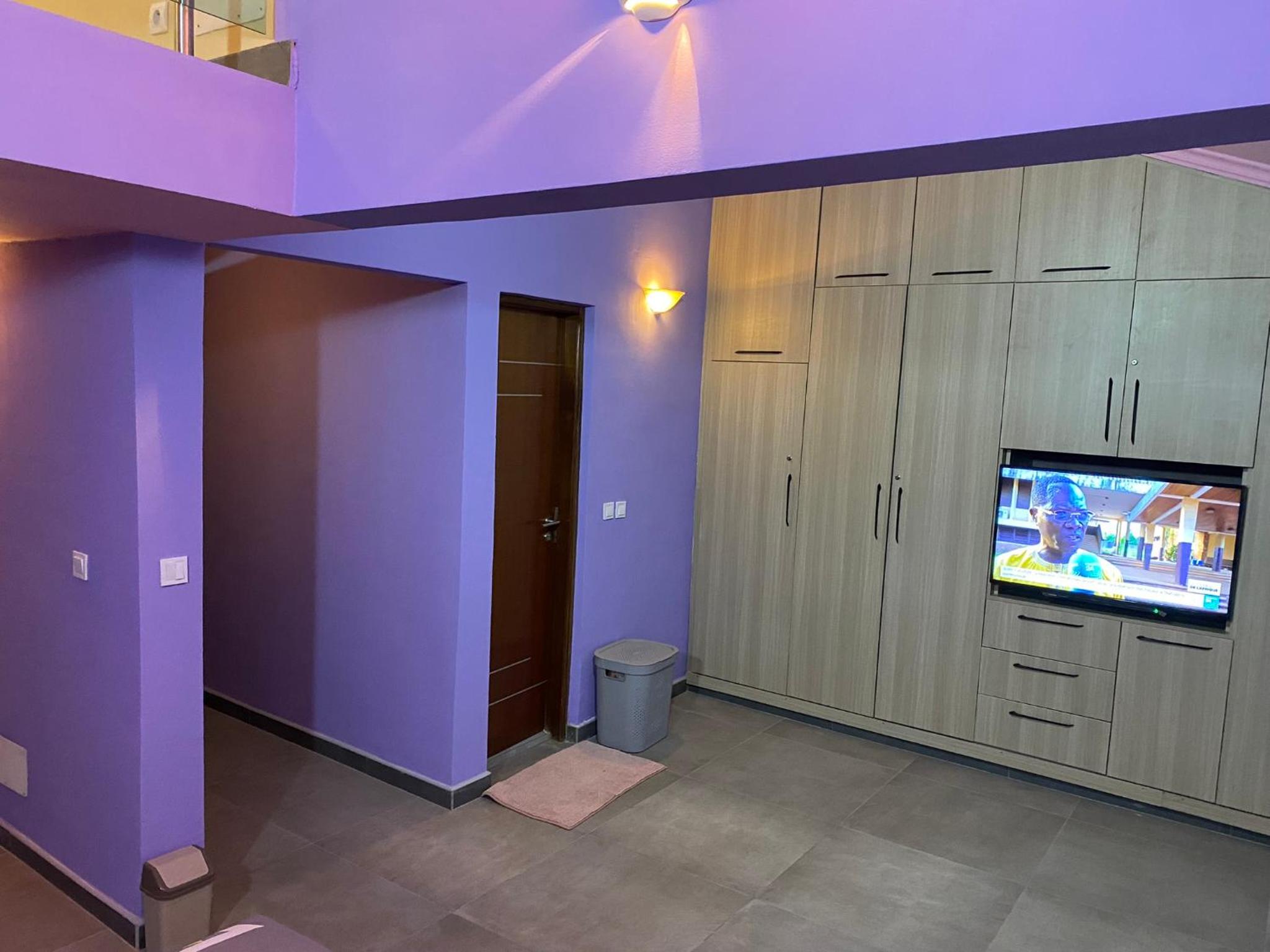 THE LANDING LODGE-ABIDJAN