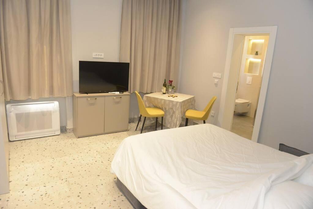 Apartment Dora 2, beach apartment view 5
