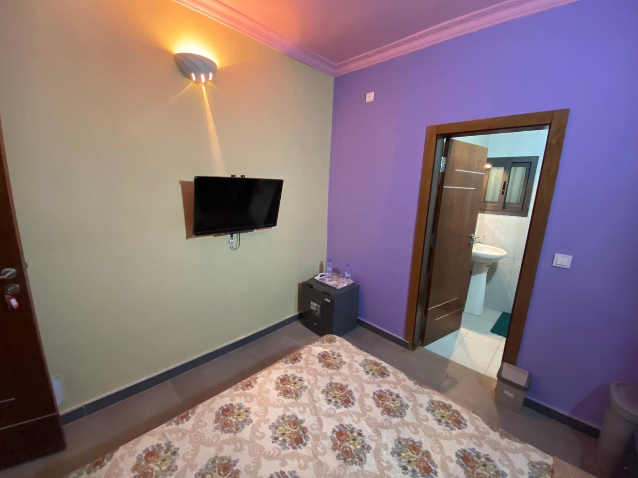 THE LANDING LODGE-ABIDJAN