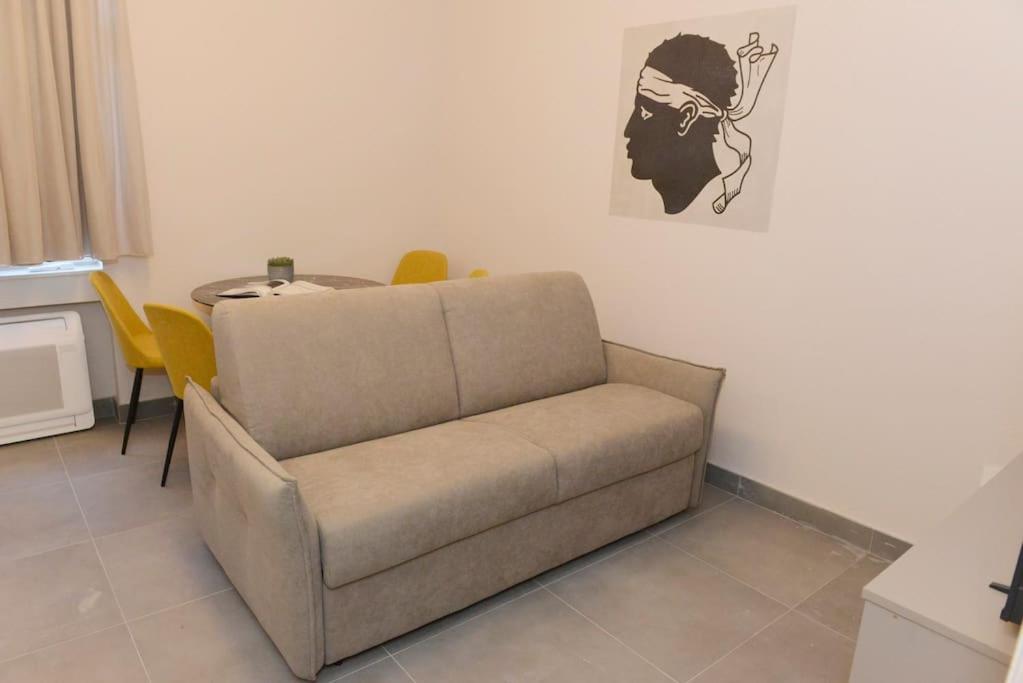Apartment Dora 3,beach apartment