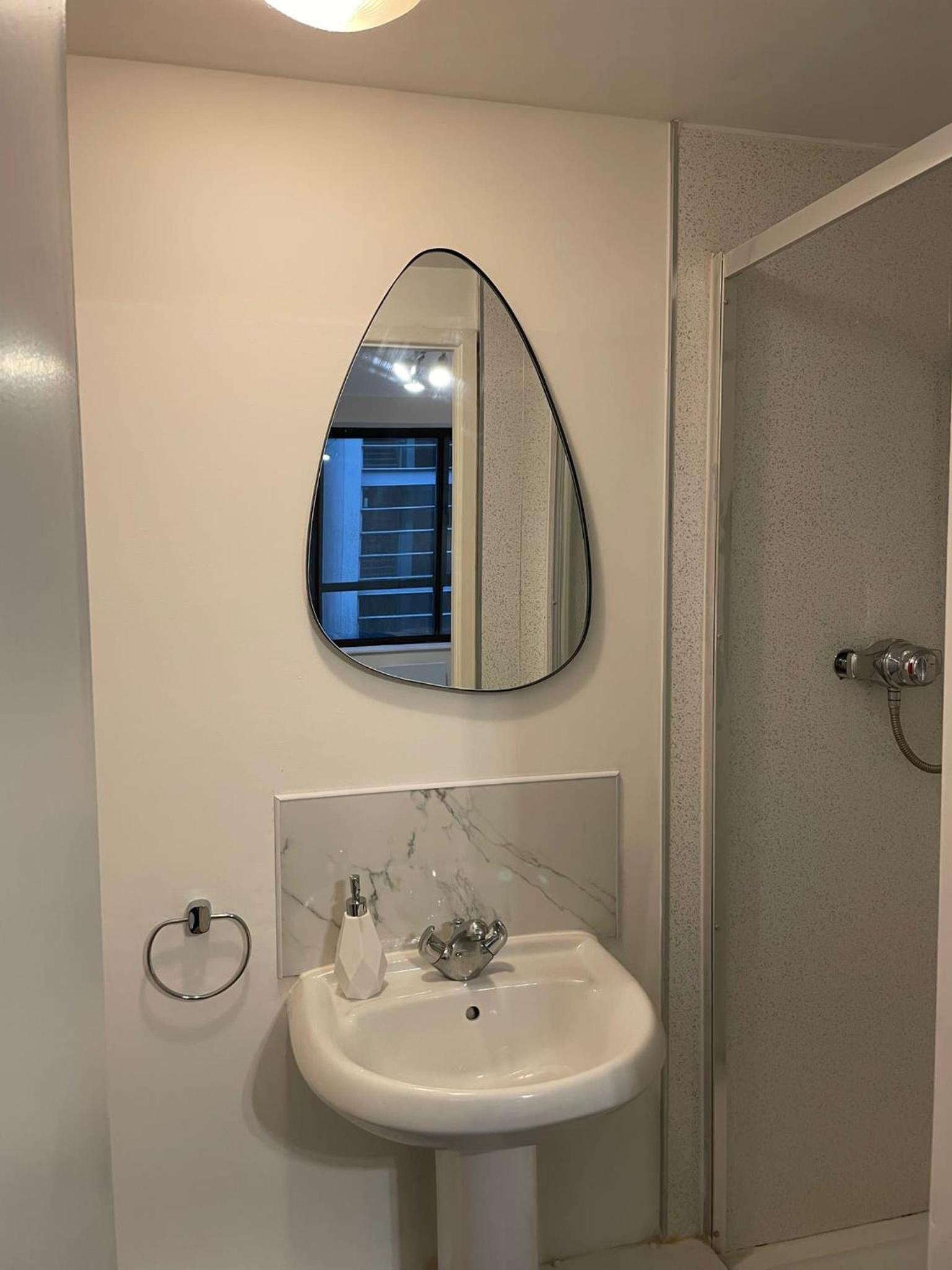 Modern 2 BDR Flat in Nottingham City Centre with FREE Parking view 5