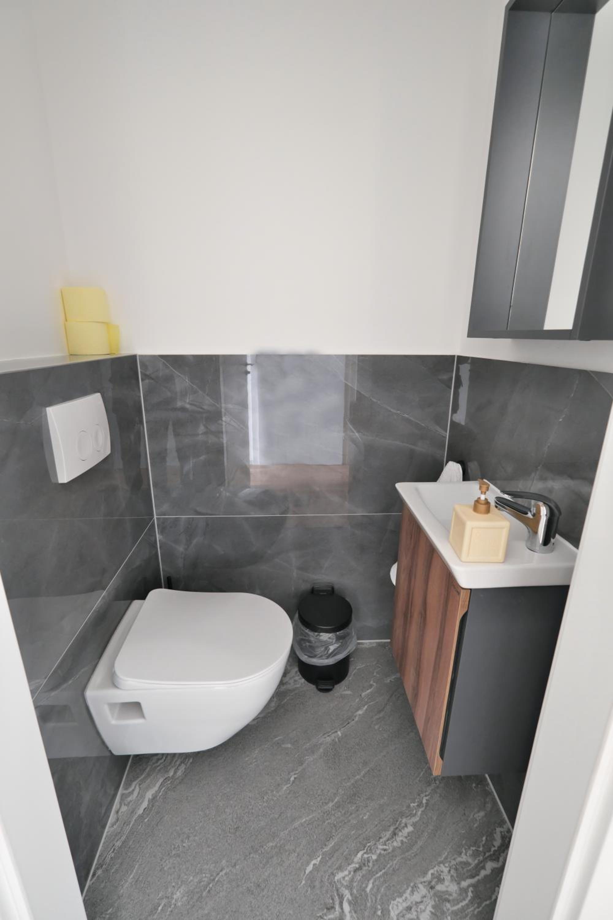 Vienna Lotus Apartments