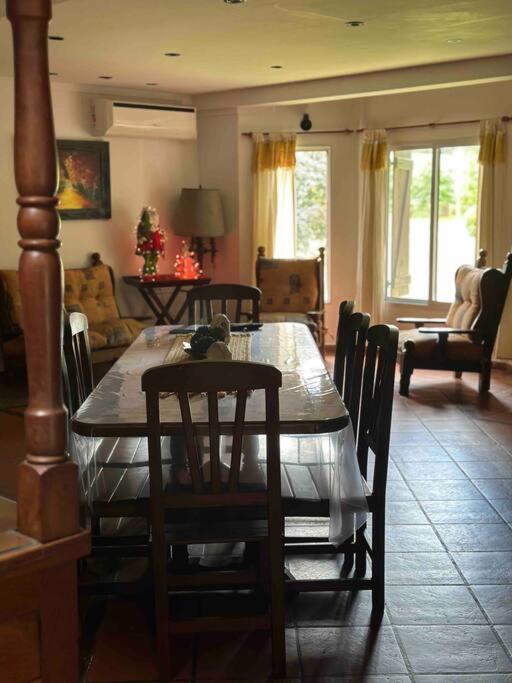 COSTA DEL ESTE. Excelente casa para 8, muy cómoda!