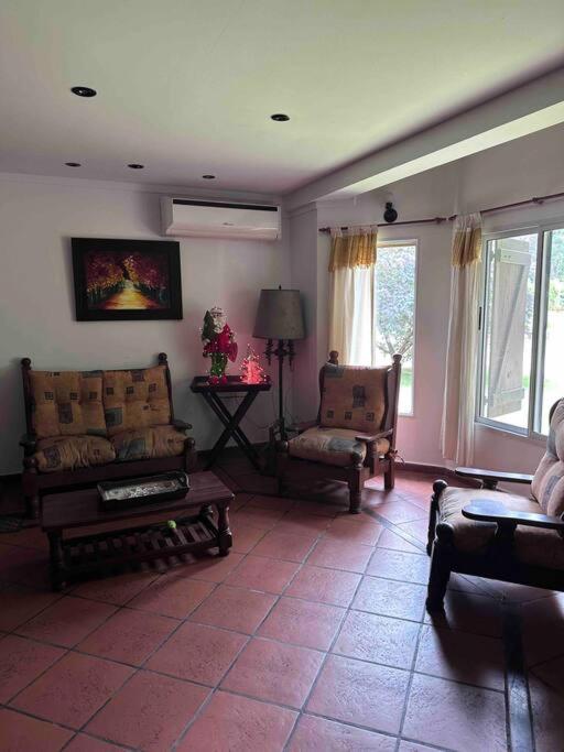 COSTA DEL ESTE. Excelente casa para 8, muy cómoda!