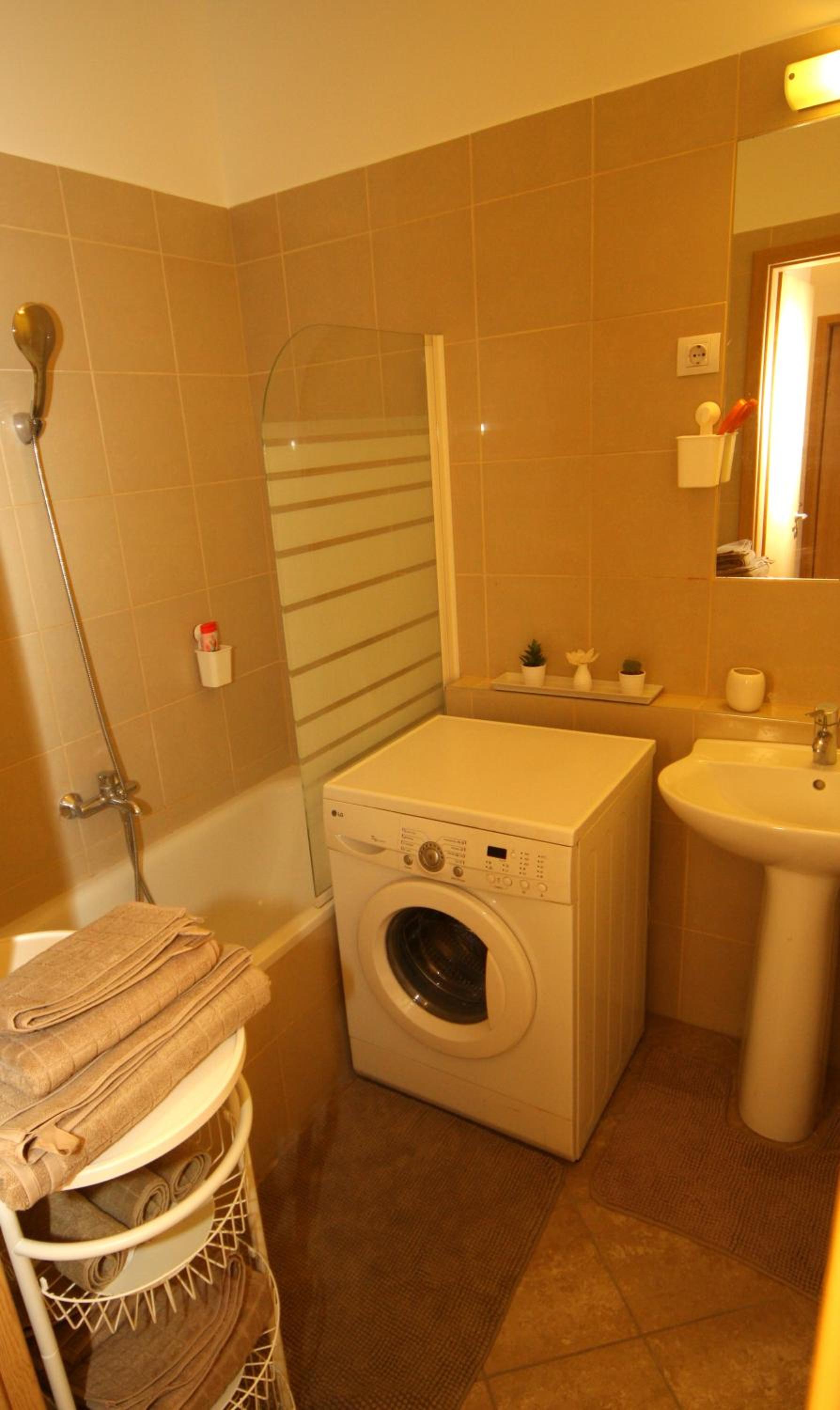 Gozsdu Apartment