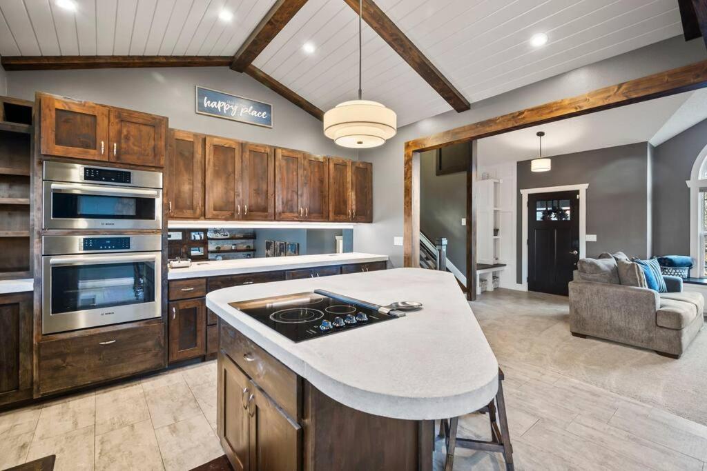 Pet-Friendly, Flexible Extensions, Sleeps 10+ view 2