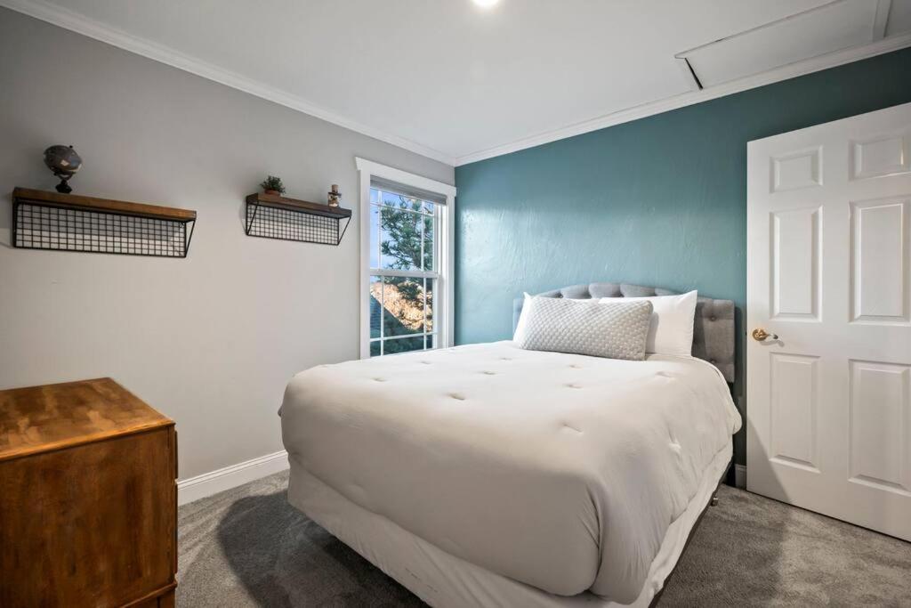 Pet-Friendly, Flexible Extensions, Sleeps 10+ view 5