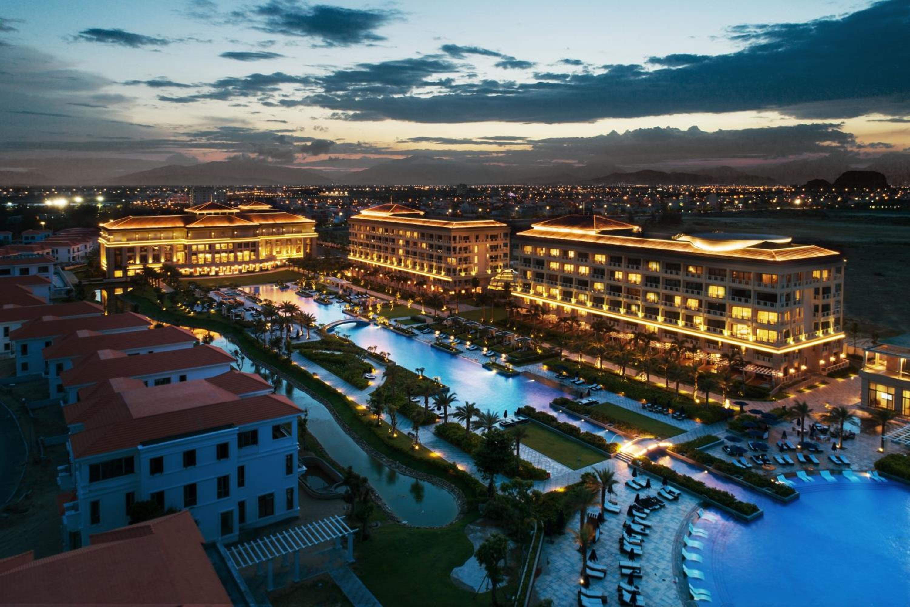 Sheraton Grand Danang Beach Resort & Spa