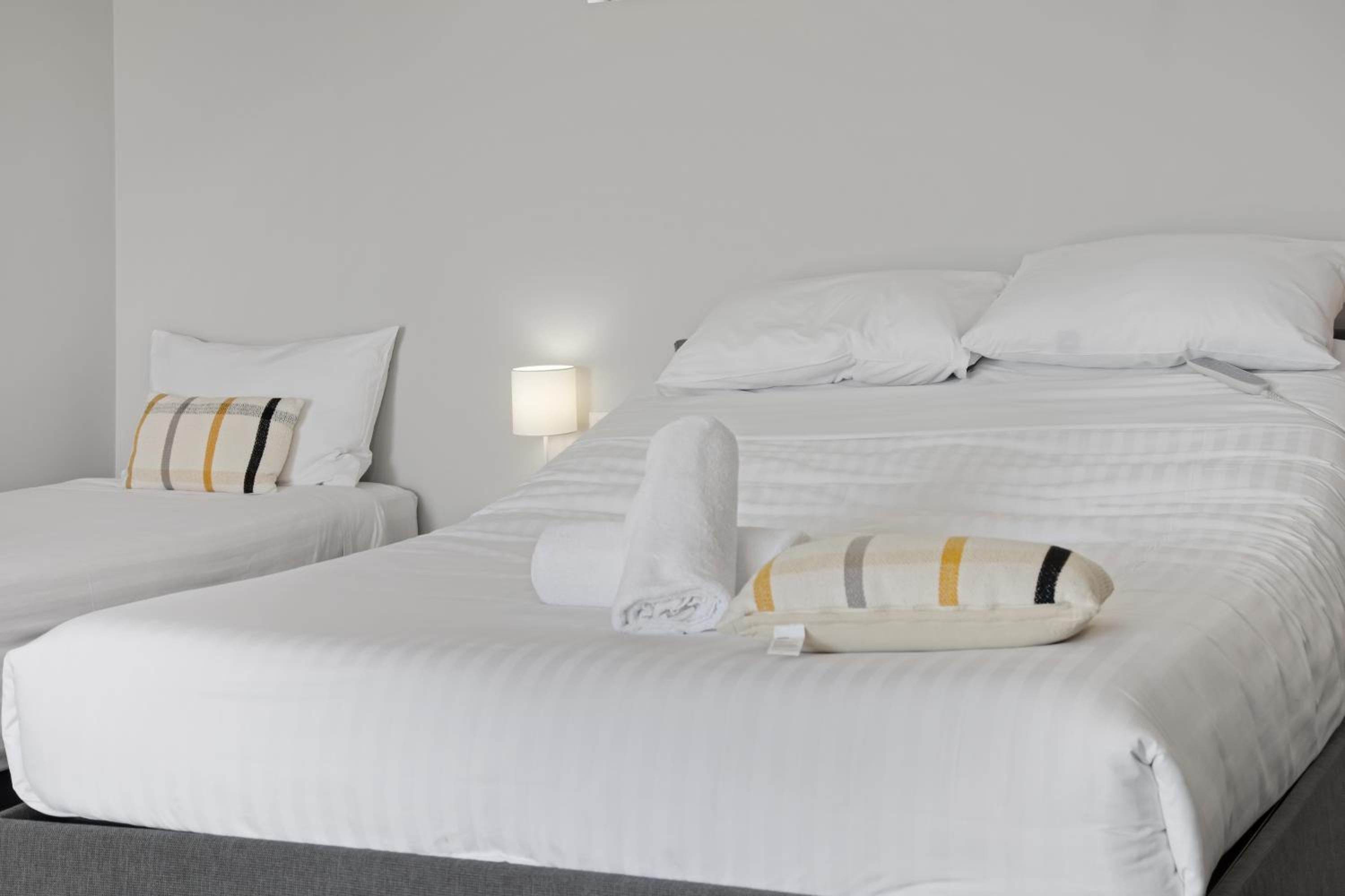 Hive Hotel, Moruya