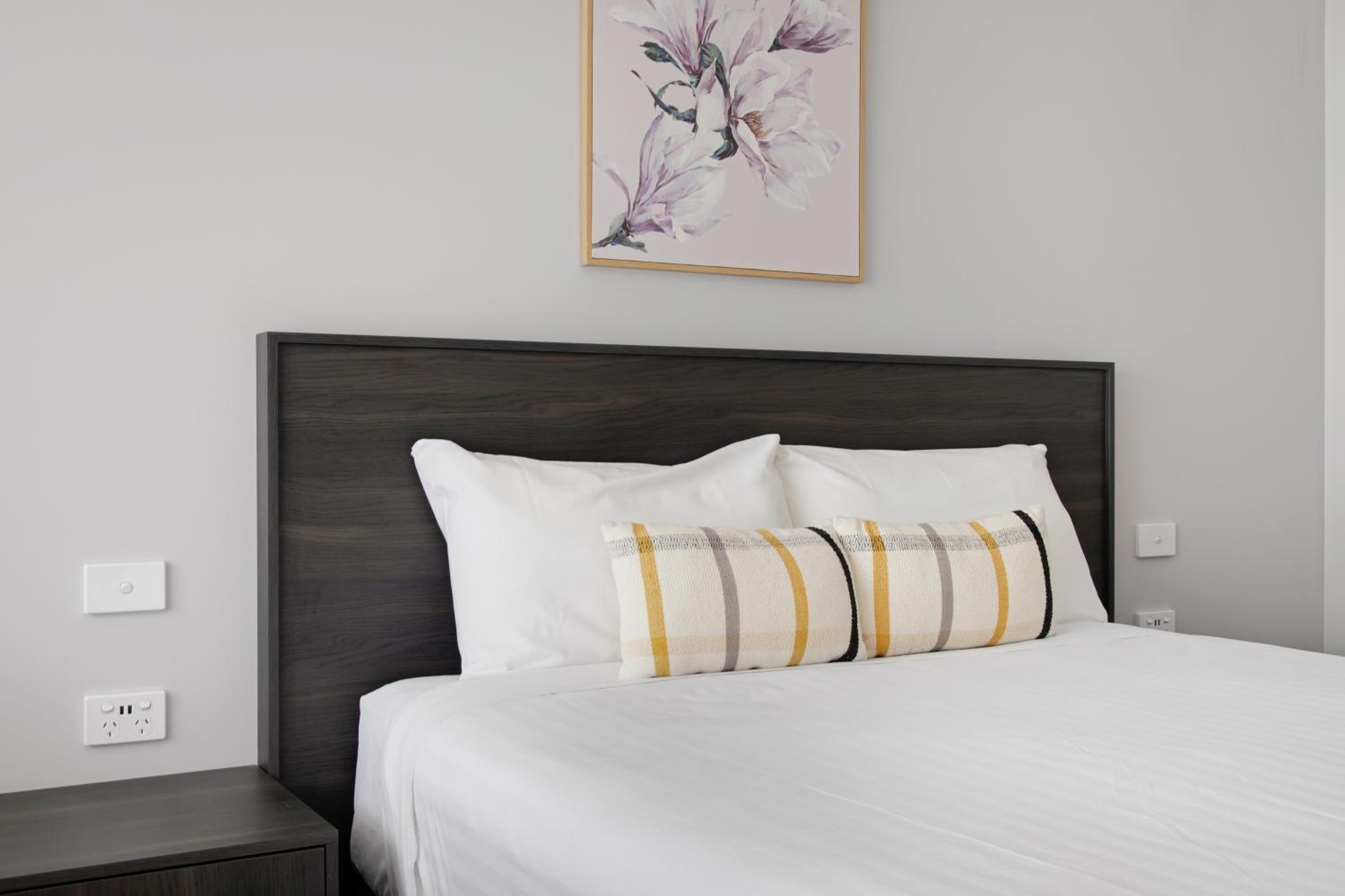 Hive Hotel, Moruya
