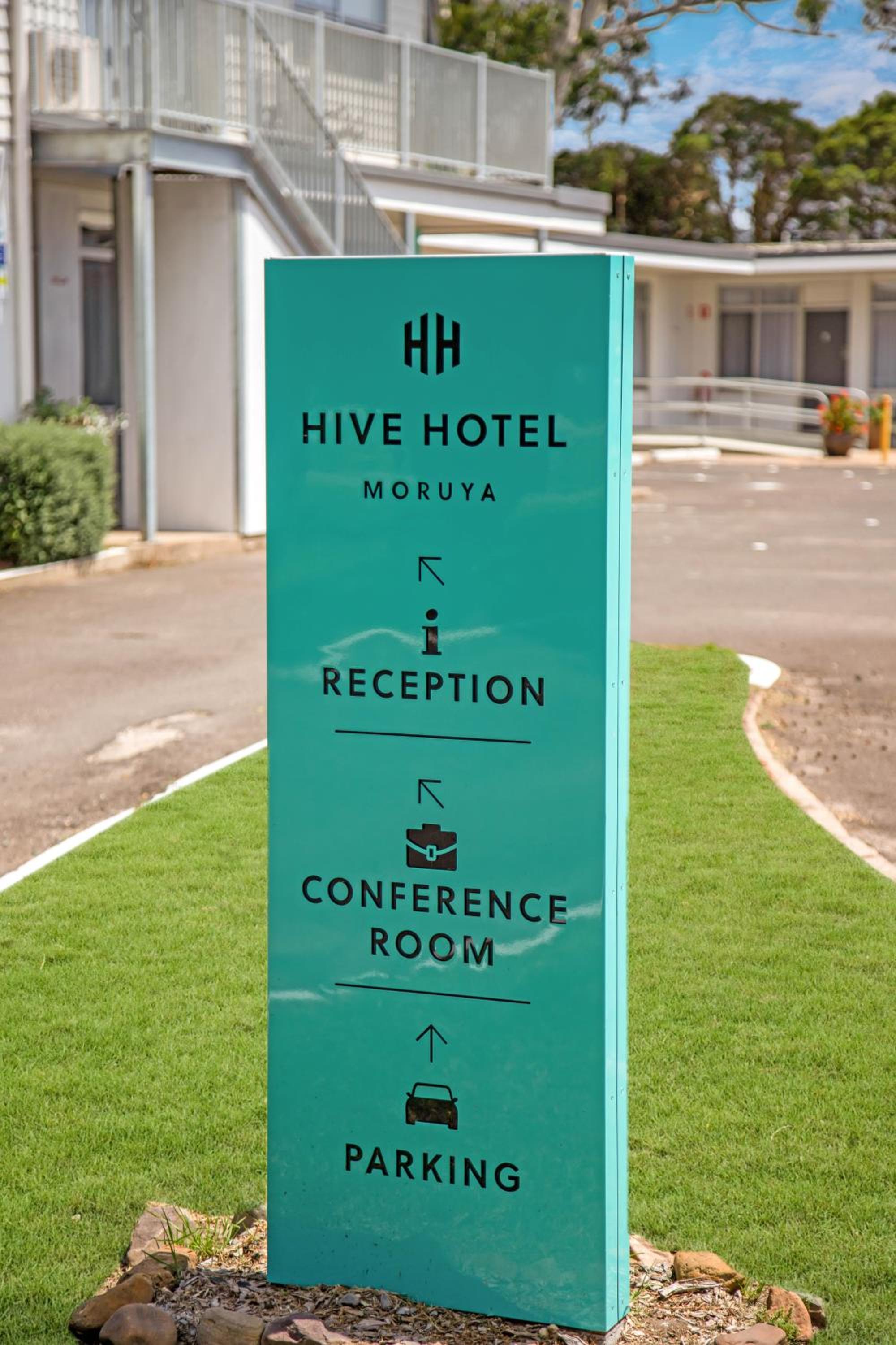 Hive Hotel, Moruya