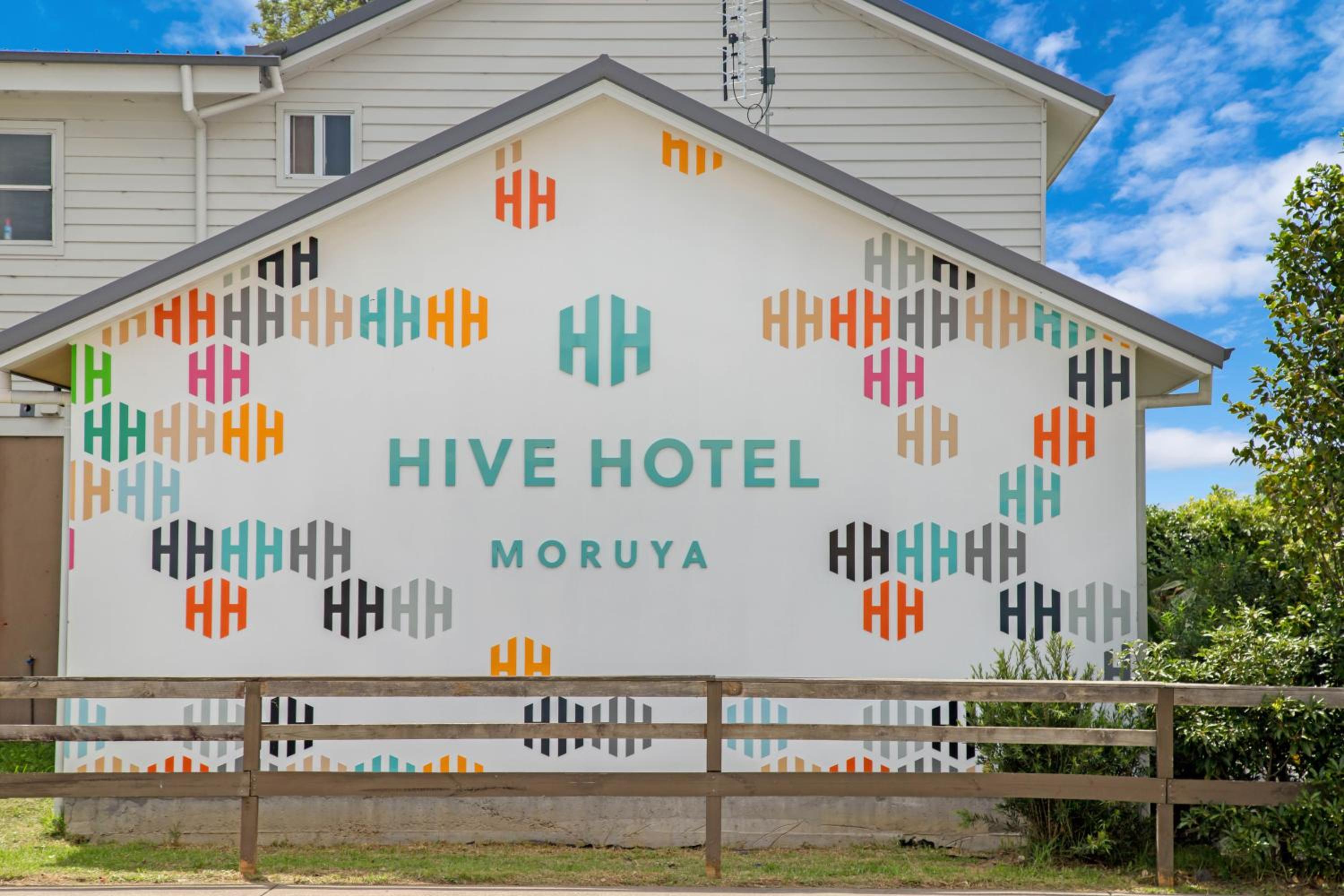 Hive Hotel, Moruya