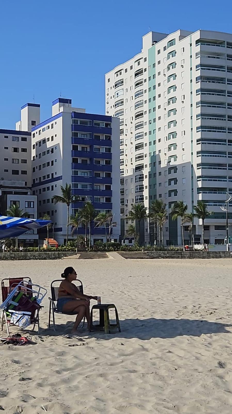 Apartamento beira mar na Praia Guilhermina,ambiente familiar view 5