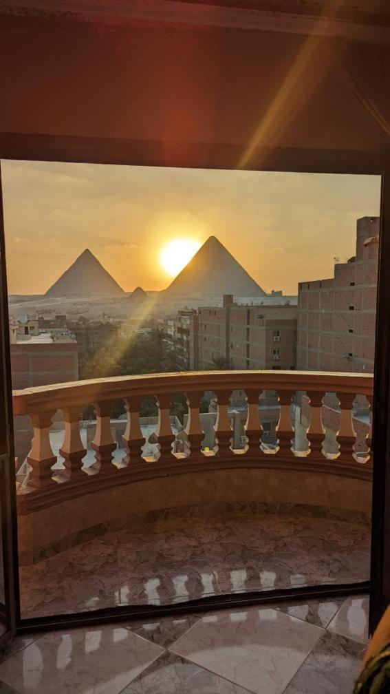 Apartment with panoramic view of the Pyramids, suitable for families