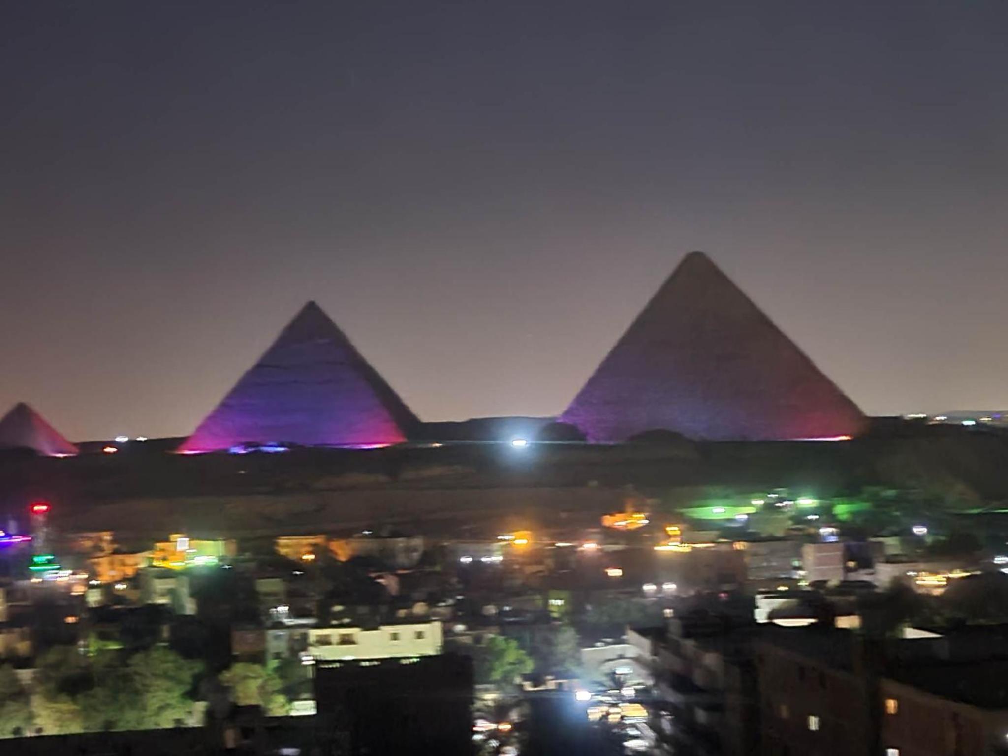 Apartment with panoramic view of the Pyramids, suitable for families