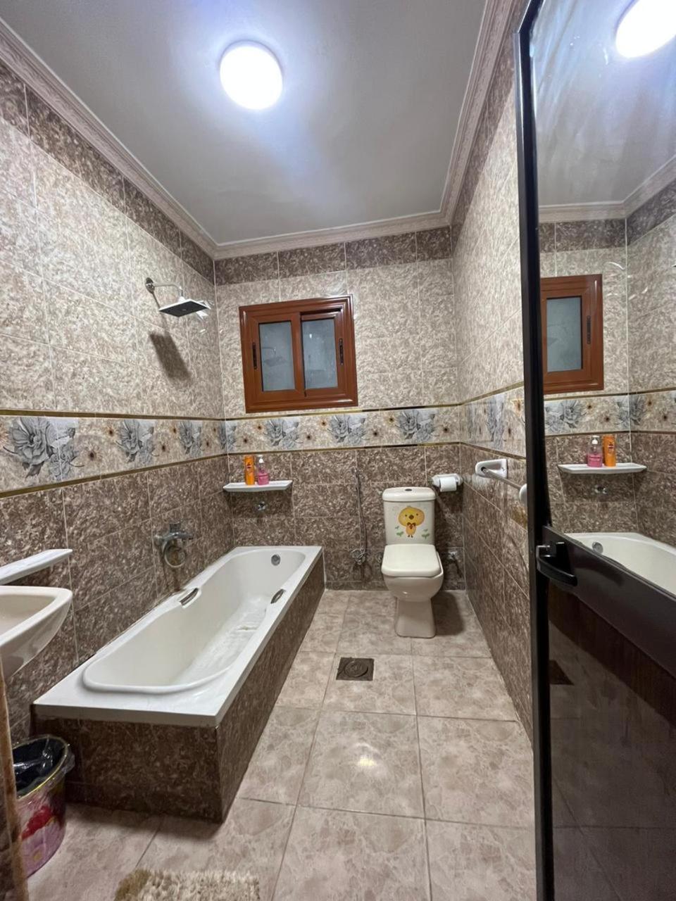 Apartment with panoramic view of the Pyramids, suitable for families