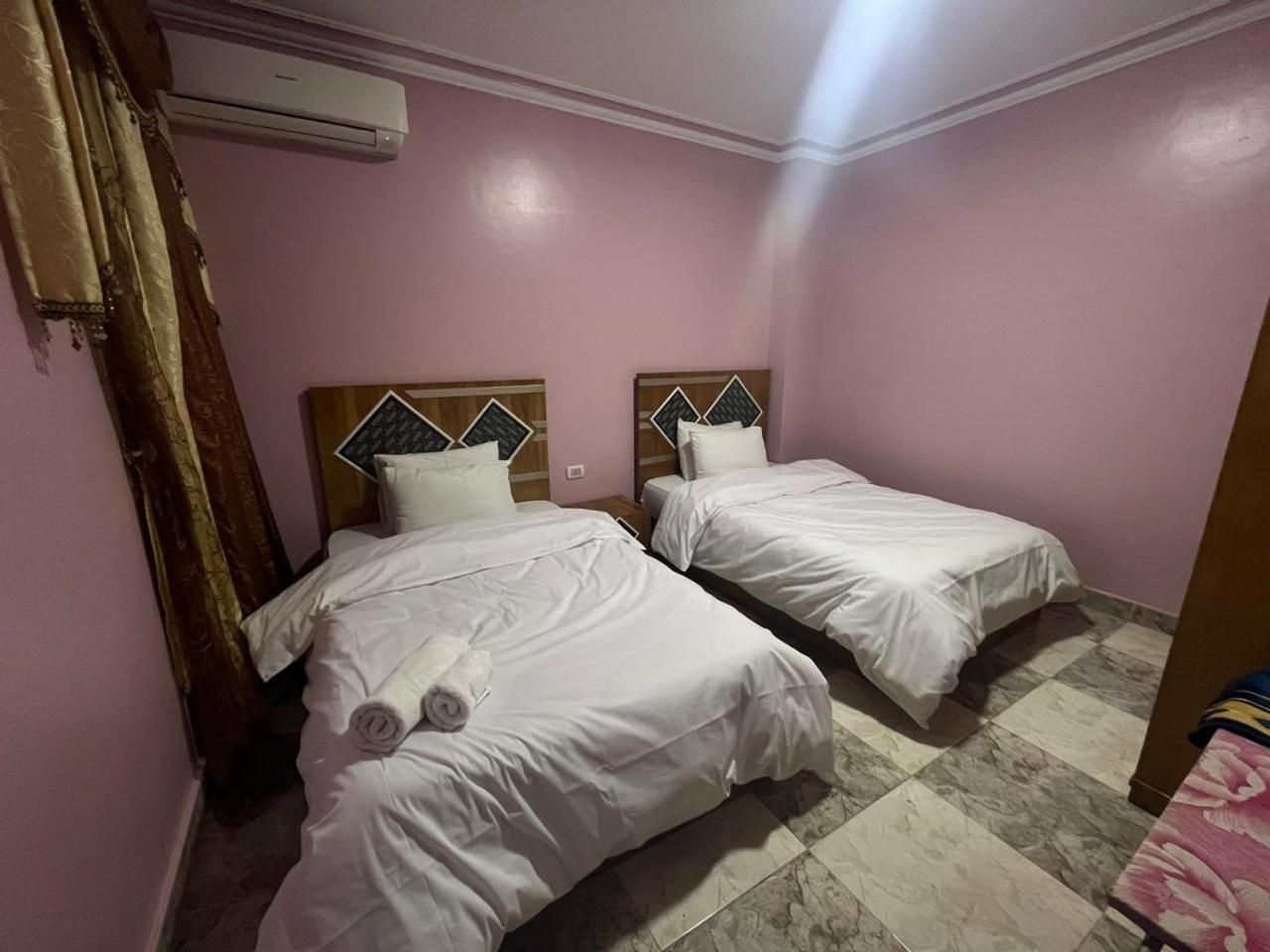 Apartment with panoramic view of the Pyramids, suitable for families