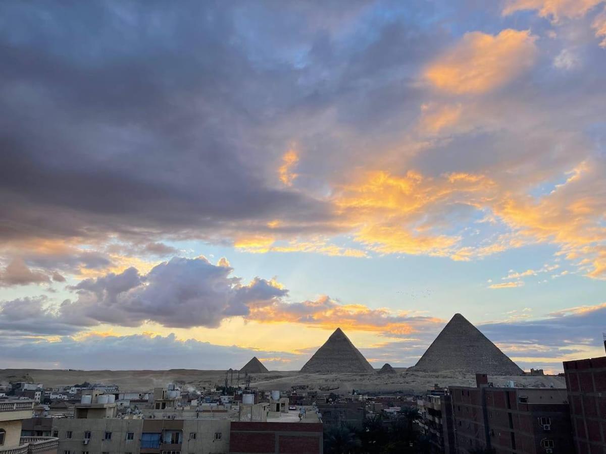 Apartment with panoramic view of the Pyramids, suitable for families