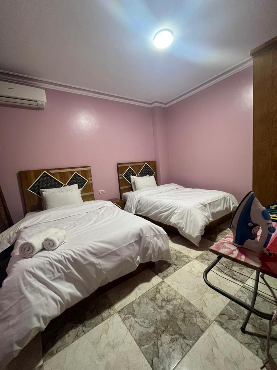 Apartment with panoramic view of the Pyramids, suitable for families