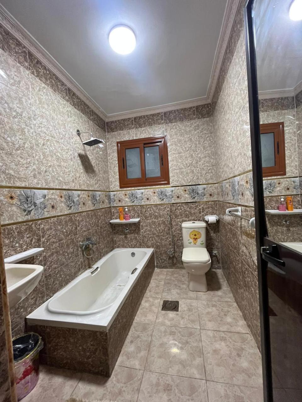 Apartment with panoramic view of the Pyramids, suitable for families