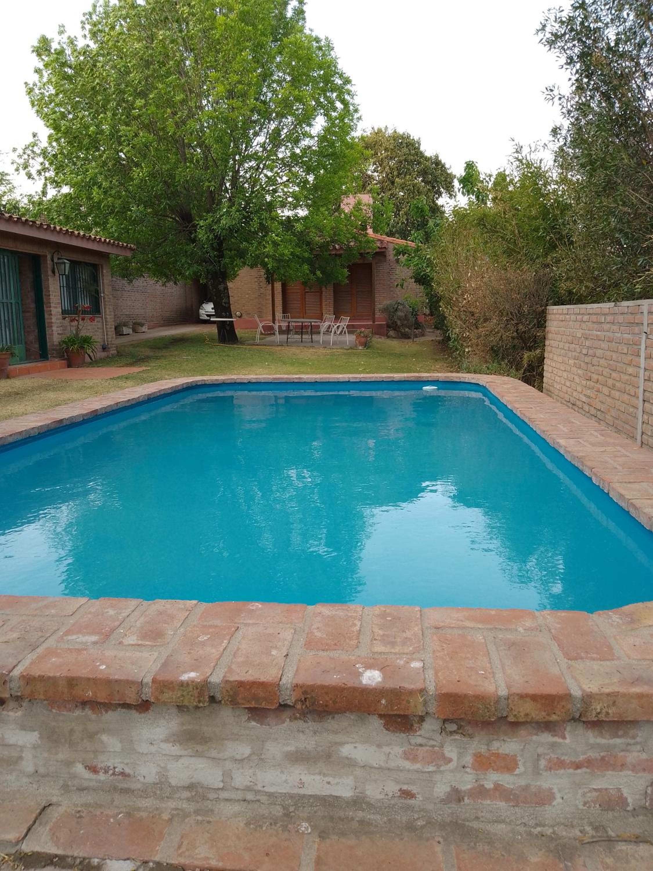 Casa chalet con pileta en temporada