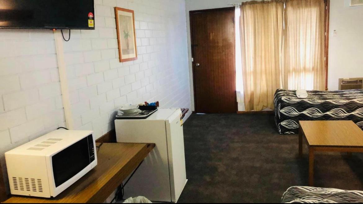 Century Motor Inn, Finley