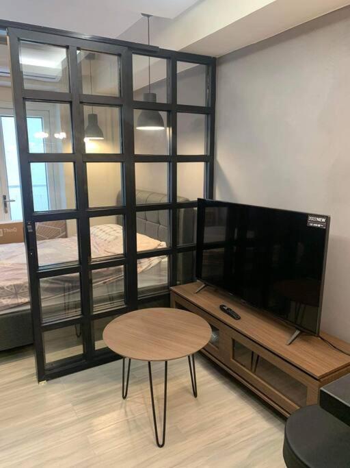 Cozy Unit w/ Pool access @ GMA MRT St view 4