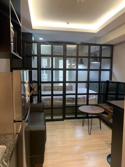 Cozy Unit w/ Pool access @ GMA MRT St view 5