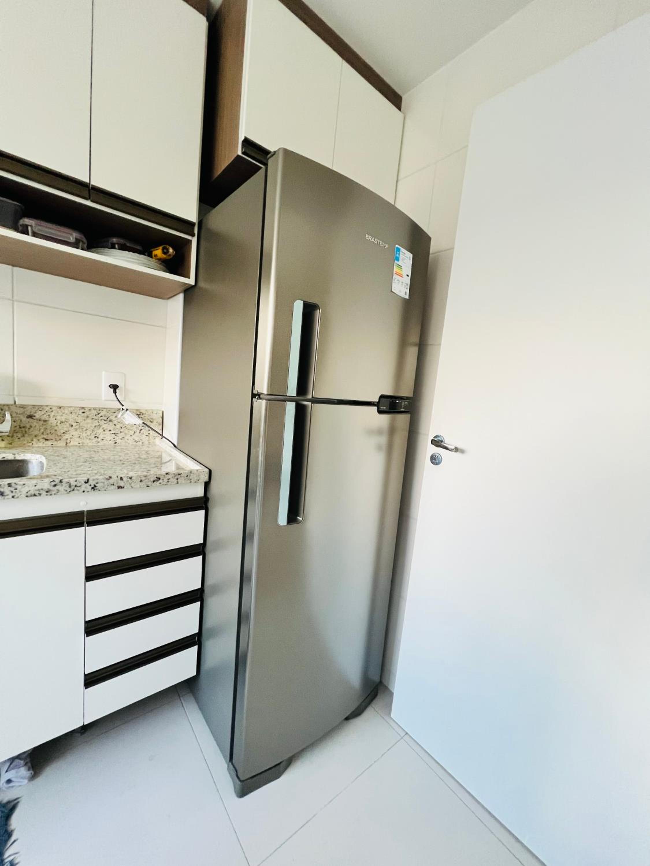 Apartamento novo zona leste.