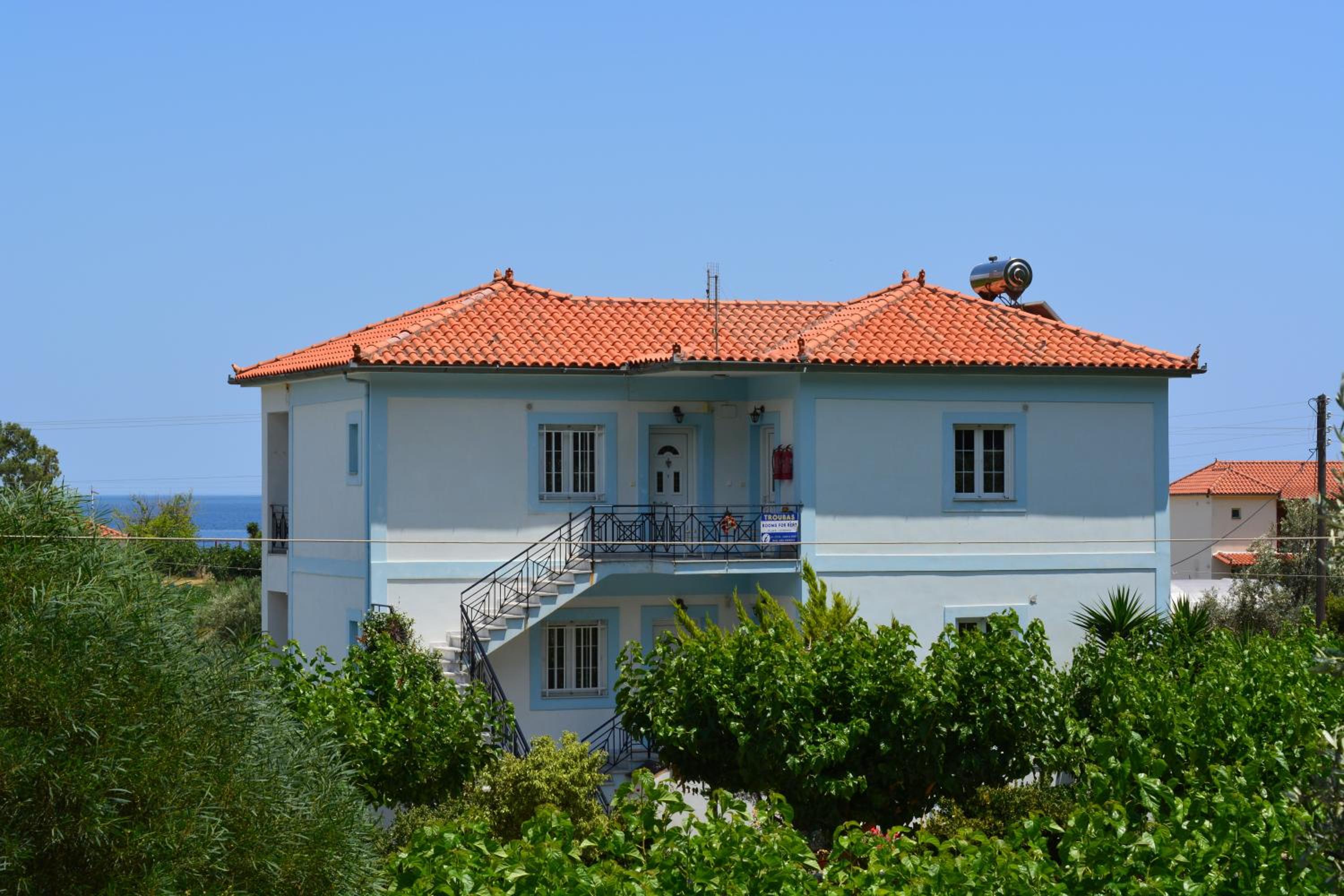 Troumpas Family Rooms & Apartments view 2