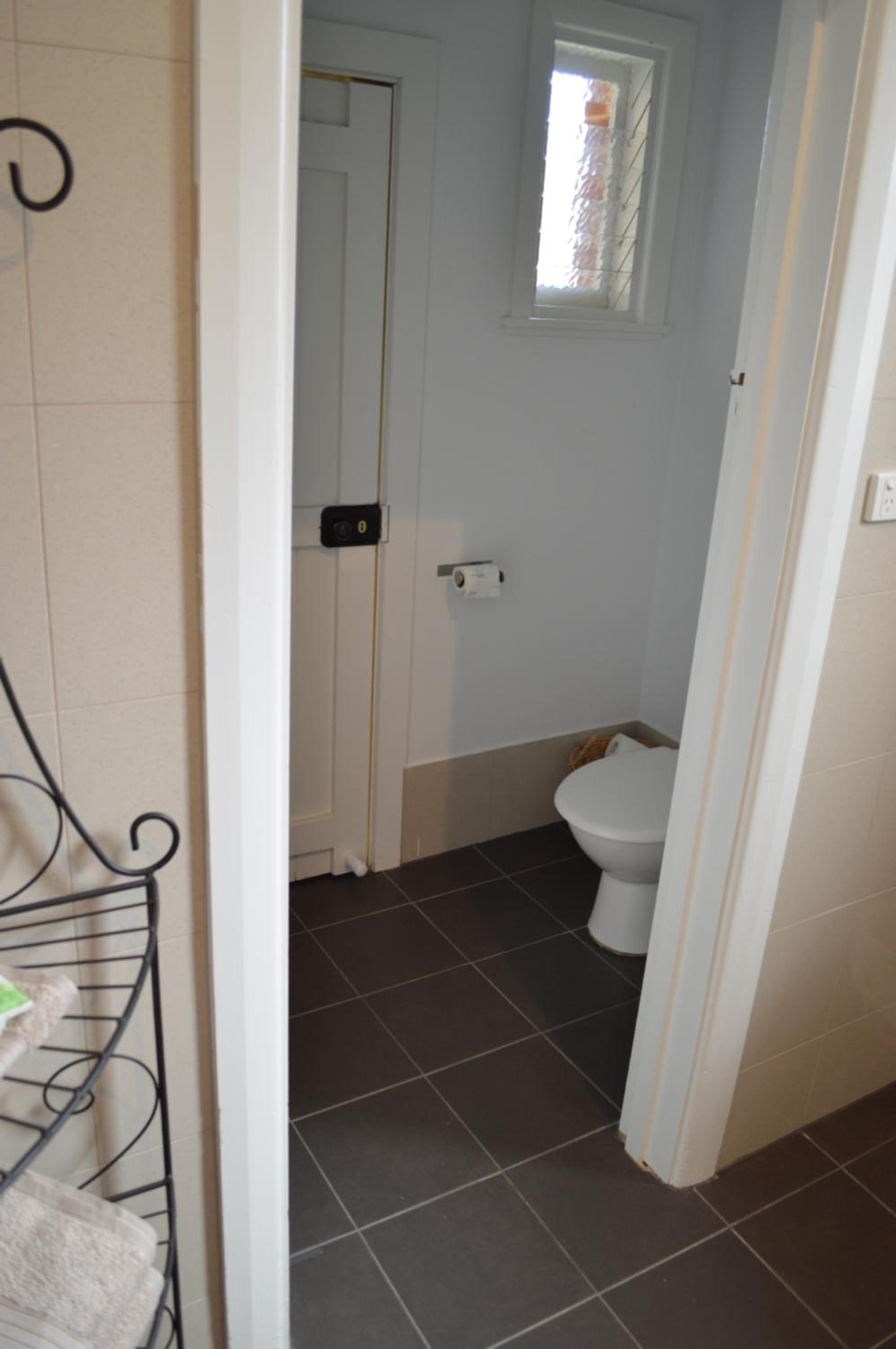 Two Cow Cottage Bed & Breakfast