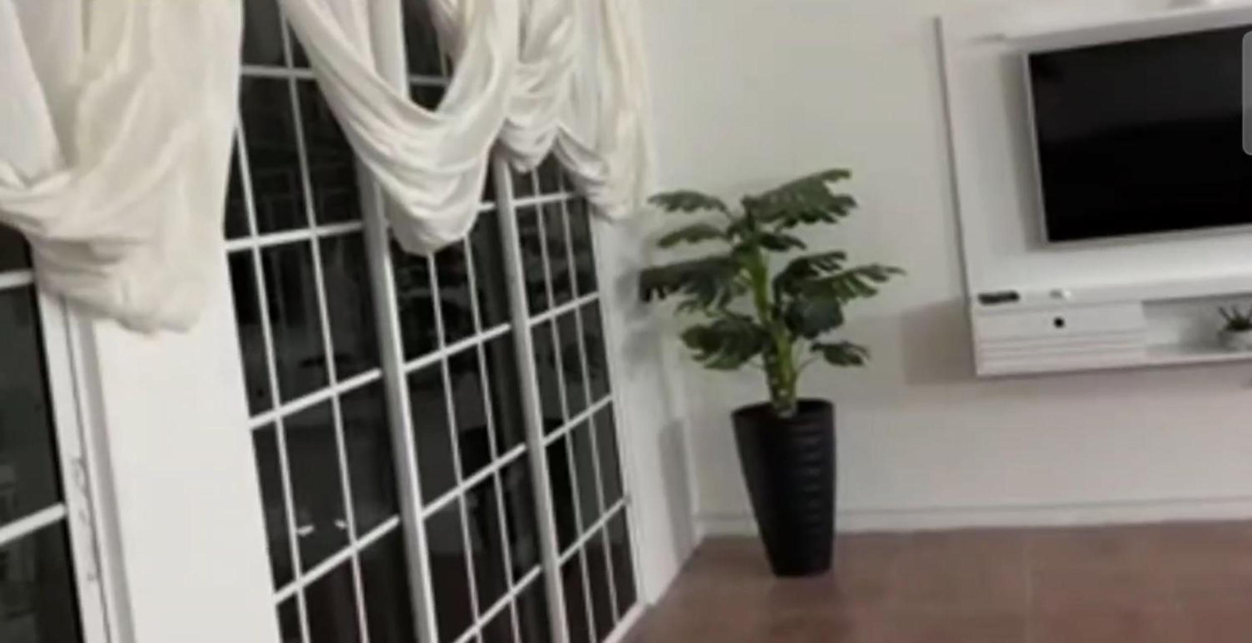 Eagles Nest Villa House AC TV WIFI Fan Luxury Modern view 4