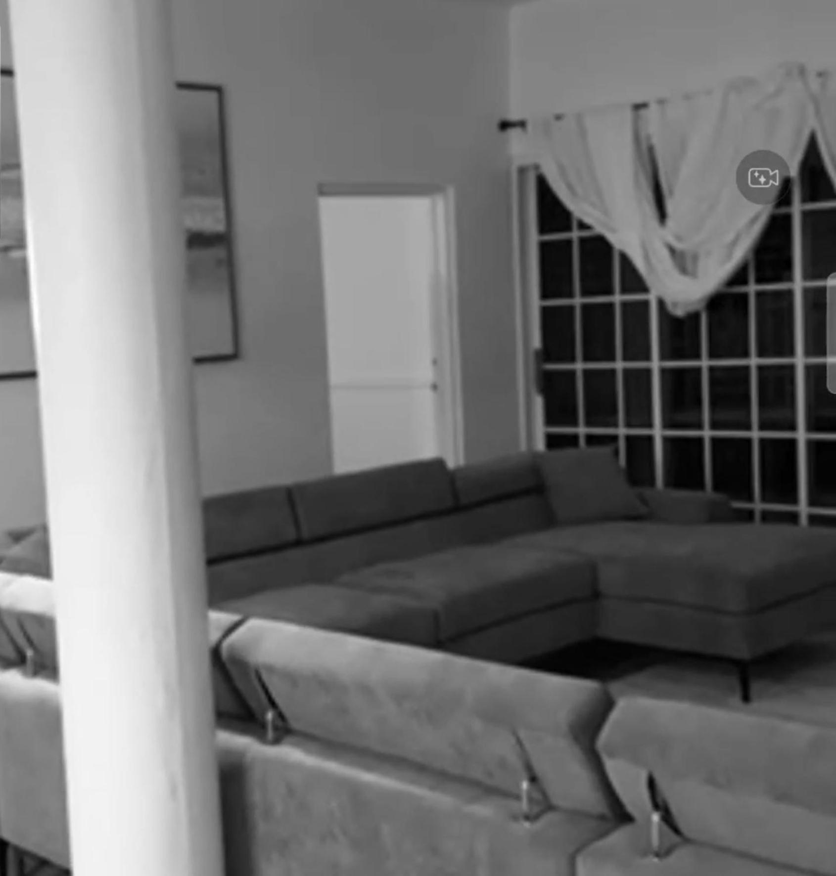 Eagles Nest Villa House AC TV WIFI Fan Luxury Modern view 5