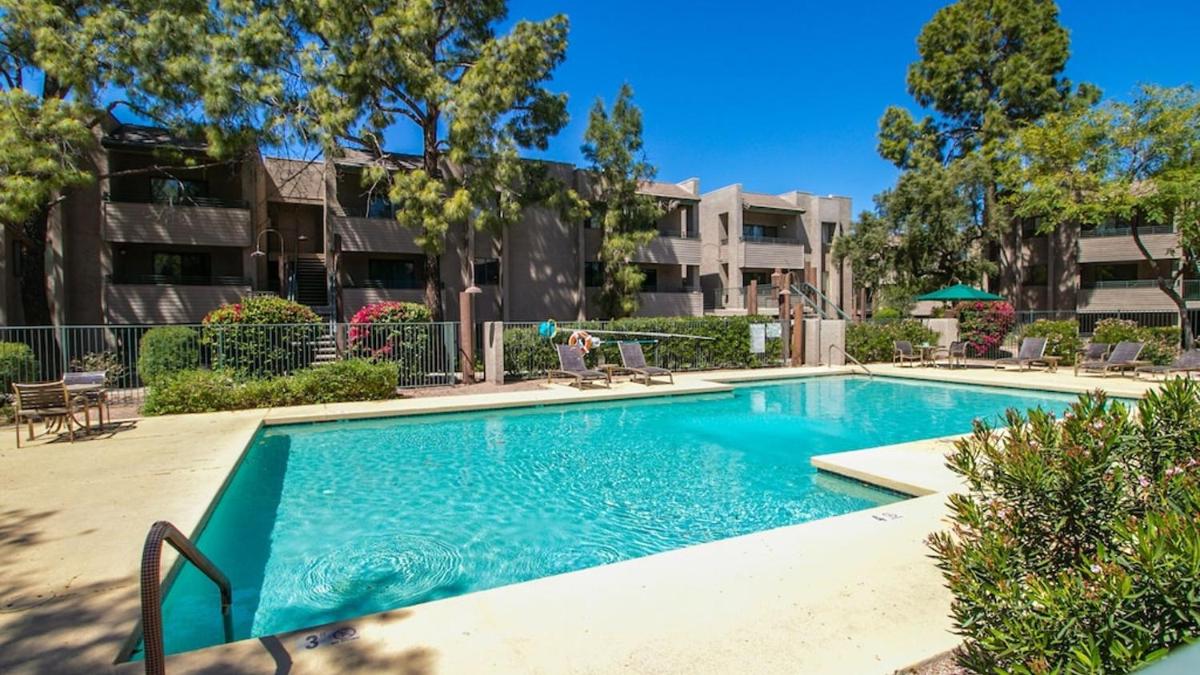 Charming Comfy Condo in the Heart of Old Town view 3