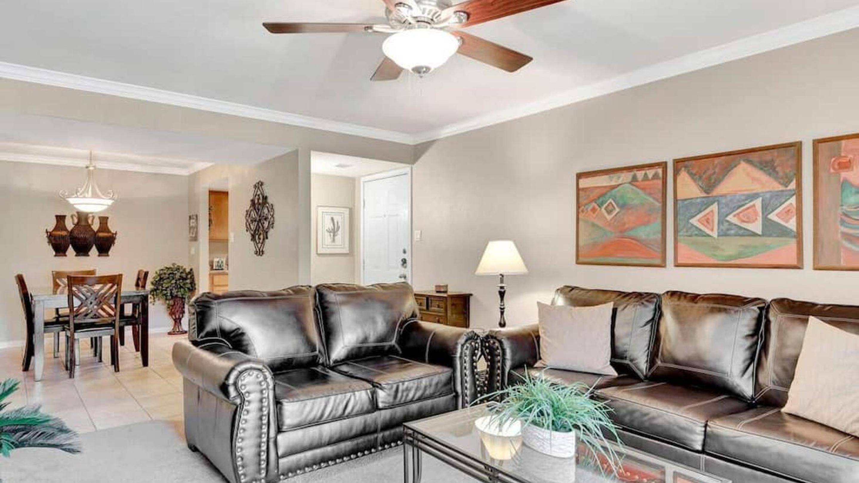 Poolside 2 Bdrm Condo Prime Scottsdale Location - Property Image 1