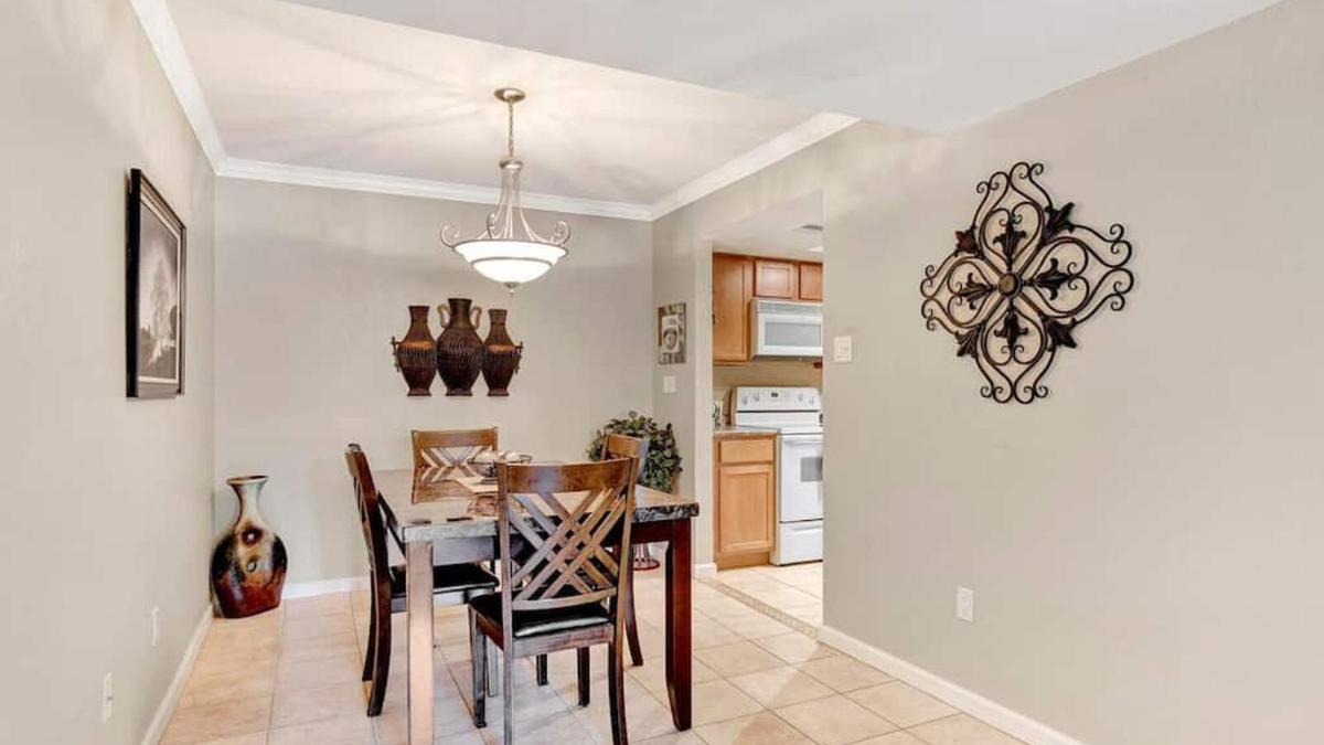 Miscellaneous Market Vacations - Poolside 2 Bdrm Condo Prime Scottsdale Location - Property Image 2