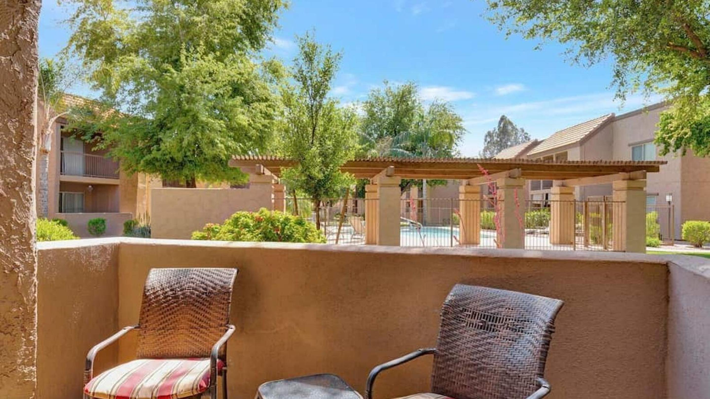 Poolside 2 Bdrm Condo Prime Scottsdale Location - Property Image 6