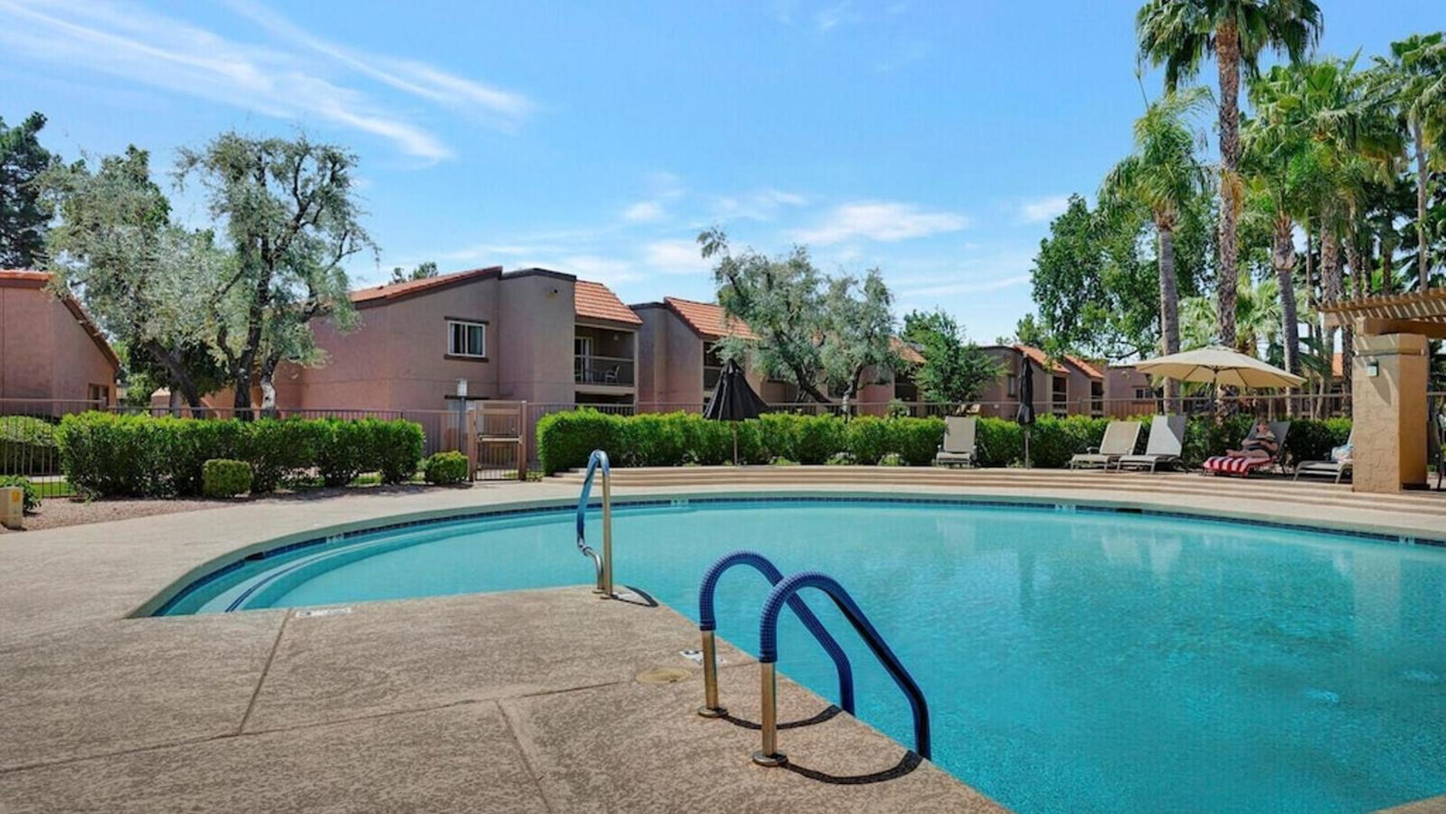Poolside 2 Bdrm Condo Prime Scottsdale Location - Property Image 5