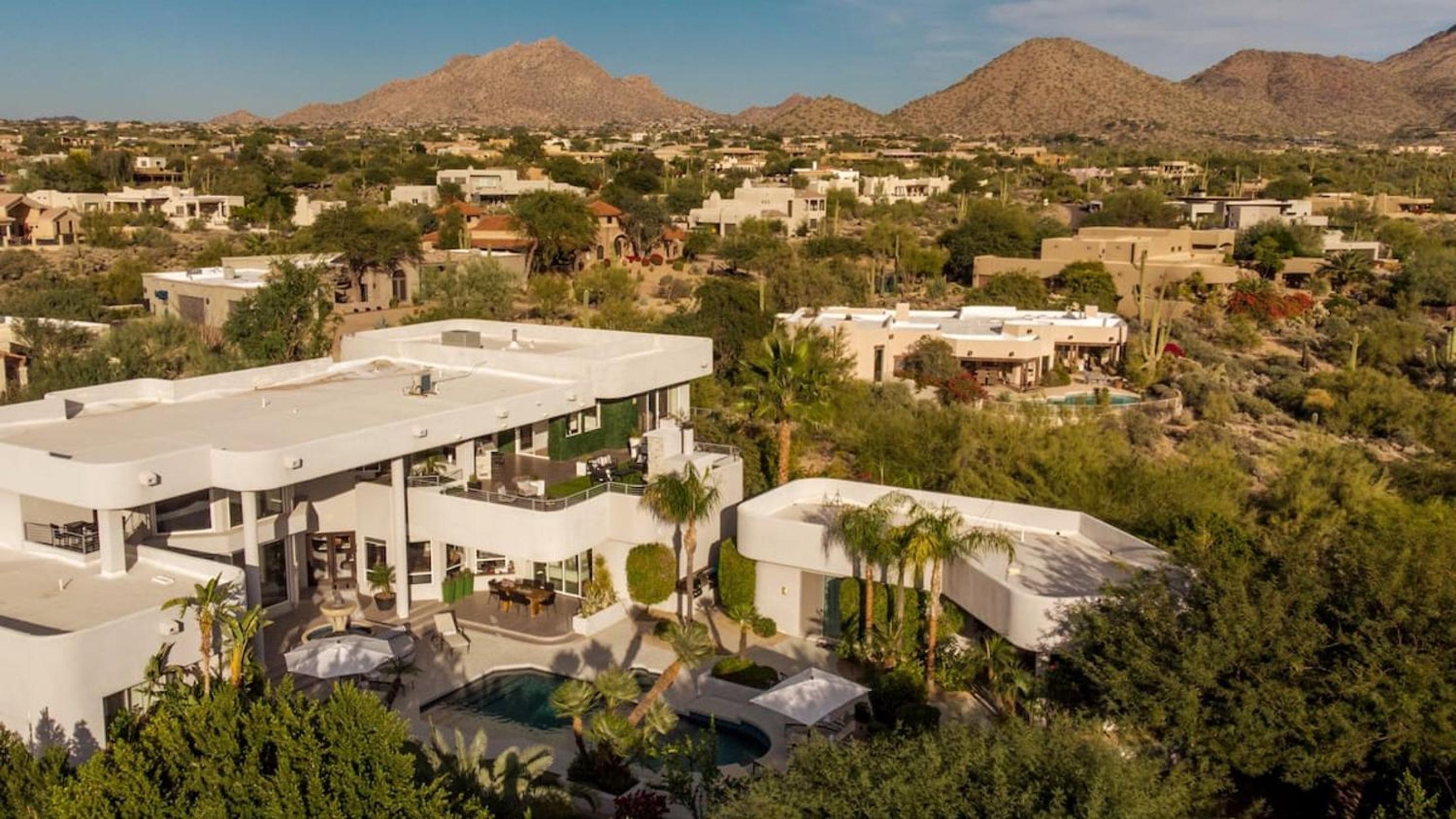 Stunning Private and Modern N Scottsdale Estate view 3