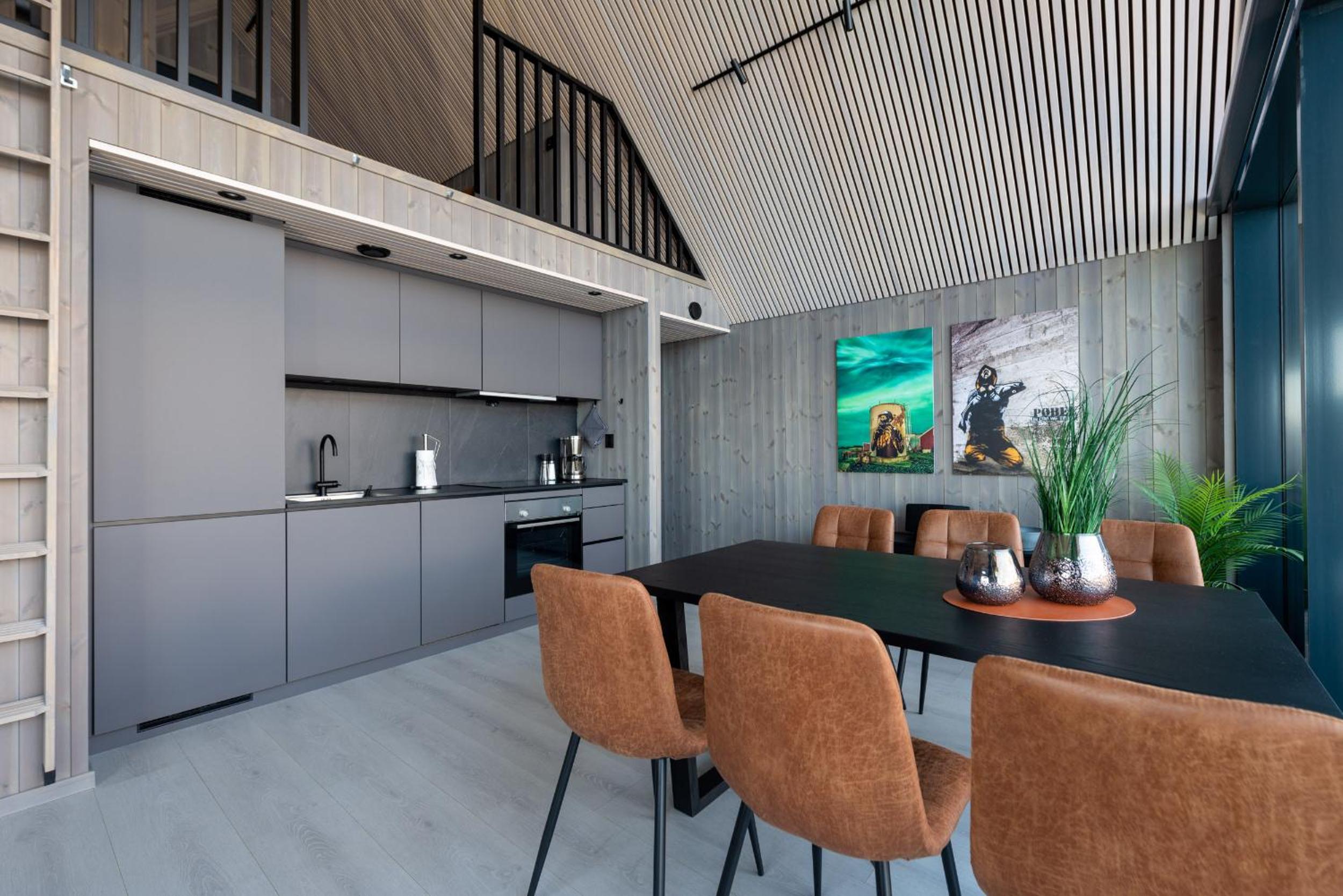 CornerView Apartment Henningsvær