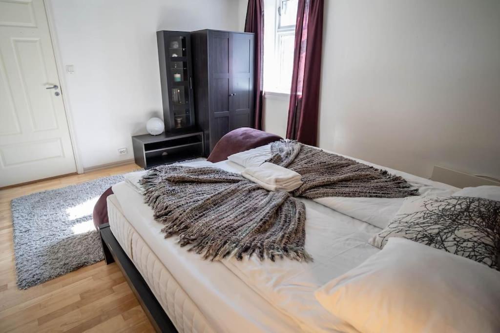 City Center Getaway - Stavanger BnB 6 by Berti view 4